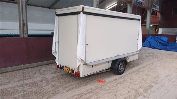 Grote foto zeer nette marktaanhanger met kenteken zakelijke goederen verkoopwagens