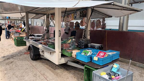Grote foto zeer nette marktaanhanger met kenteken zakelijke goederen verkoopwagens