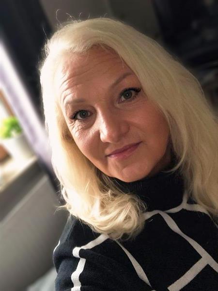 Grote foto het enige wat nog ontbreekt dat ben jij contacten en berichten vrouw zoekt man