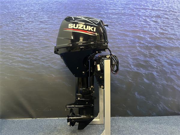 Grote foto suzuki 30 buitenboordmotor artnr. 1061 langstaart watersport en boten buiten en binnenboordmotoren