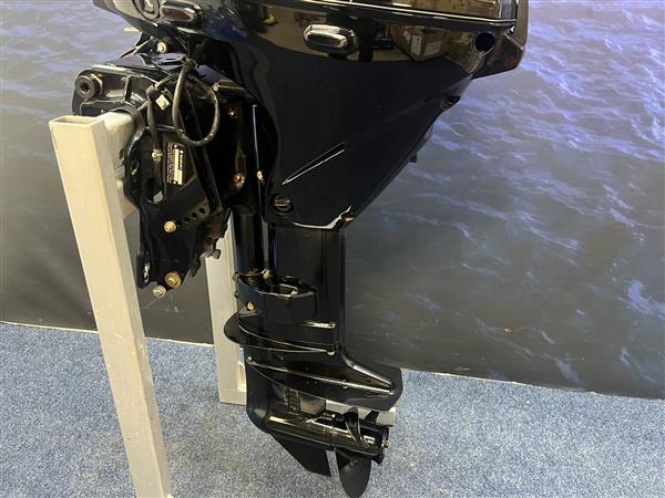 Grote foto suzuki 30 buitenboordmotor artnr. 1061 langstaart watersport en boten buiten en binnenboordmotoren