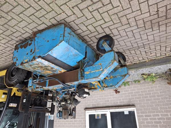 Grote foto veegmachine diesel rolbezem 2 35 m agrarisch veegmachines