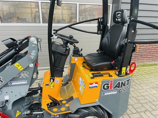 Grote foto giant g1200 minishovel kniklader nieuw agrarisch shovels