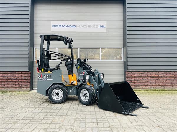 Grote foto giant g1200 minishovel kniklader nieuw agrarisch shovels