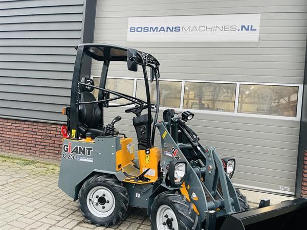 Grote foto giant g1200 minishovel kniklader nieuw agrarisch shovels