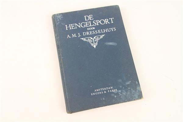 Grote foto de hengelsport door a.m.j.dresselhuys boek sport en fitness vissport