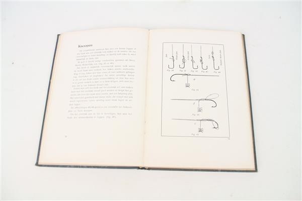 Grote foto de hengelsport door a.m.j.dresselhuys boek sport en fitness vissport