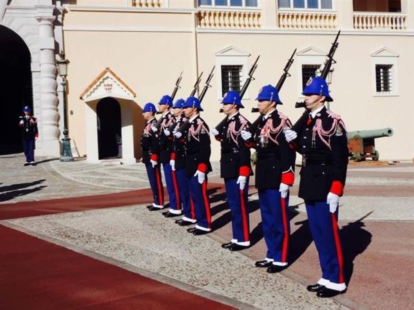 Grote foto monaco 2 euro 2017 carabiniers du monaco verzamelen munten overige