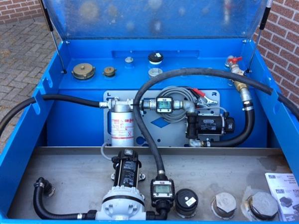 Grote foto dieseltank mobiel fuel box 0950 240 ltr rvs tank voor adblue 12v pomp doe het zelf en verbouw compressors