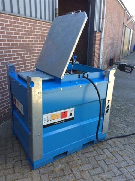 Grote foto dieseltank mobiel fuel box 0950 240 ltr rvs tank voor adblue 12v pomp doe het zelf en verbouw compressors