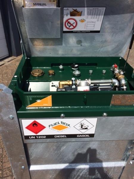 Grote foto dieseltank mobiel fuel box 0950 gegalvaniseerd 24v pomp doe het zelf en verbouw compressors