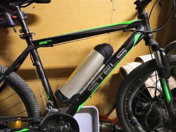 Grote foto 36 v 10.4 ah li ion lithium e bike bidon batterij fietsen en brommers elektrische fietsen