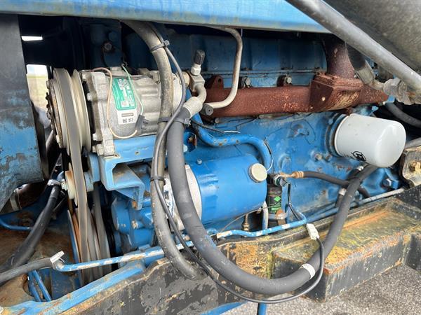 Grote foto ford 8210 agrarisch tractoren