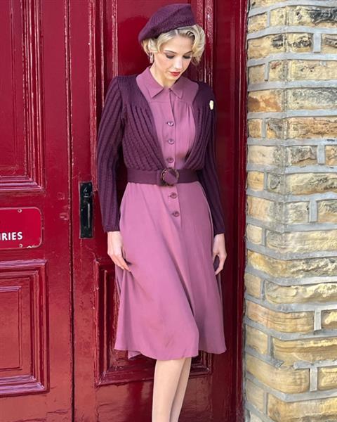 Grote foto the house of foxy datemaker cardigan in eggplant. kleding dames truien en vesten