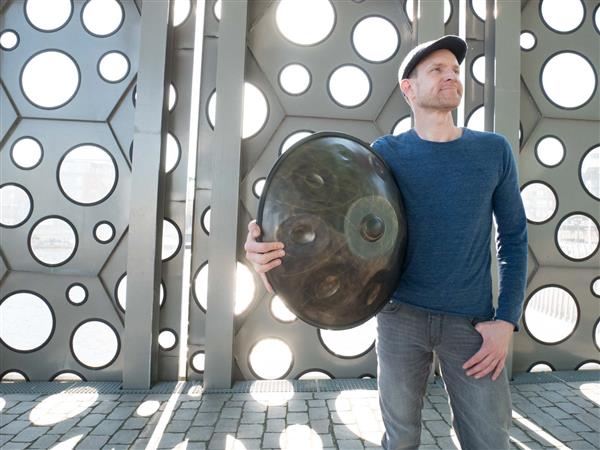 Grote foto de specialist voor prachtige nieuwe en gebruikte handpannen muziek en instrumenten overige muziek en instrumenten