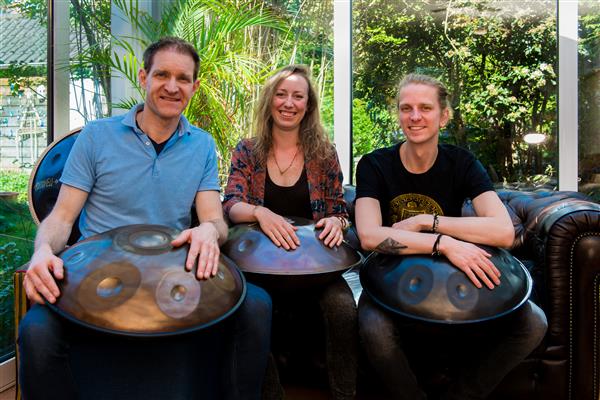 Grote foto de specialist voor prachtige nieuwe en gebruikte handpannen muziek en instrumenten overige muziek en instrumenten