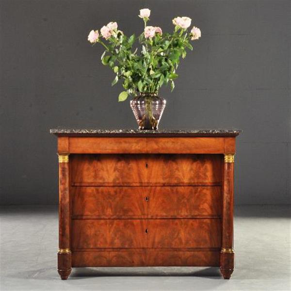 Grote foto antieke kasten grote empire commode ca. 1815 in bloemmahonie gemerkt wallaert a bruxelles met antiek en kunst stoelen en banken