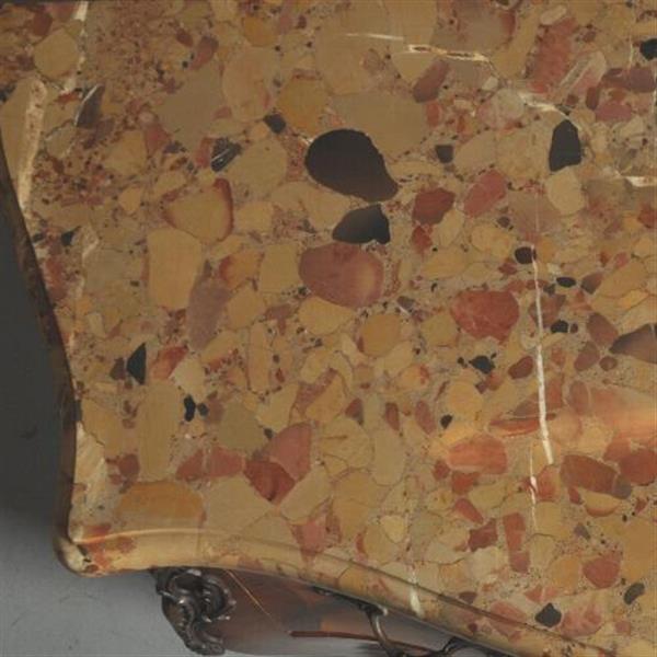 Grote foto antieke kasten gebombeerde notenhouten commode ca. 1920 met rijkelijk brons beslag no.402558 antiek en kunst stoelen en banken