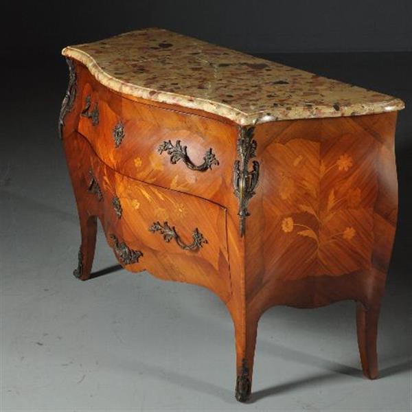 Grote foto antieke kasten gebombeerde notenhouten commode ca. 1920 met rijkelijk brons beslag no.402558 antiek en kunst stoelen en banken