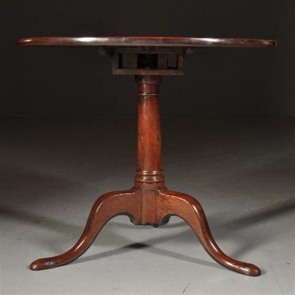 Grote foto antieke bijzettafels wijntafels georgian tilttoptable ca. 1800 in mahonie doorleefde kleur no. antiek en kunst stoelen en banken
