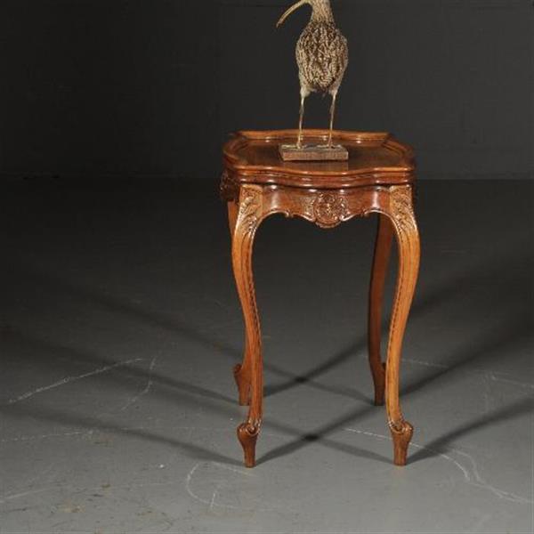 Grote foto antieke bijzettafels wijntafels notenhouten ovaal geschulpte bijzettafel ca. 1900 pander zn. antiek en kunst stoelen en banken