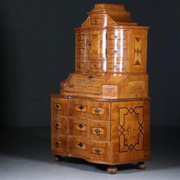 Grote foto antieke kast 18e eeuwse tabernakelkast barok orgel gebogen in noten met wortelnoten en o.a. ebben antiek en kunst overige in antiek gebruiksvoorwerpen