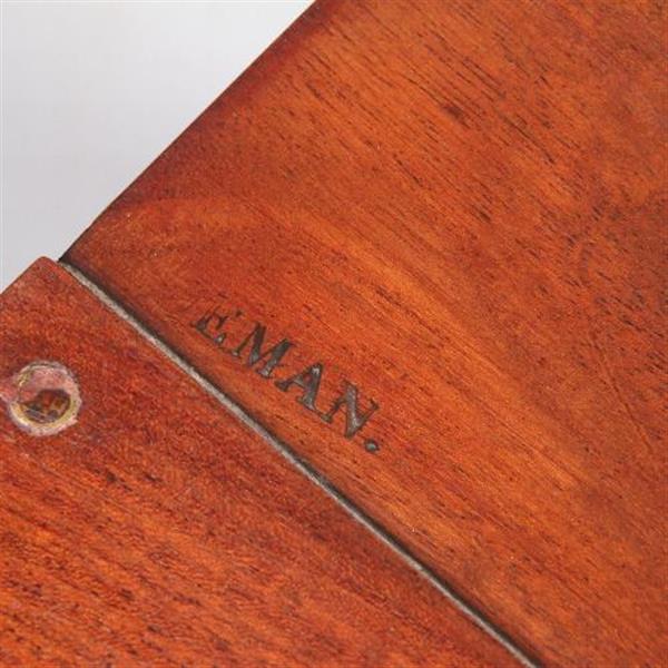Grote foto antieke sidetables stel van 2 museale wandtafels gesigneerd no.591038 antiek en kunst stoelen en banken
