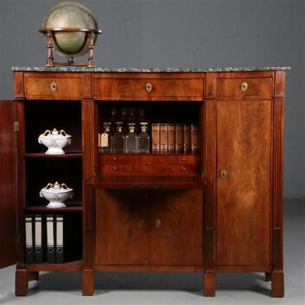 Grote foto brede empire secretaire of bar met zijkasten ca. 1810 in mahonie met marmer no.602117 antiek en kunst stoelen en banken