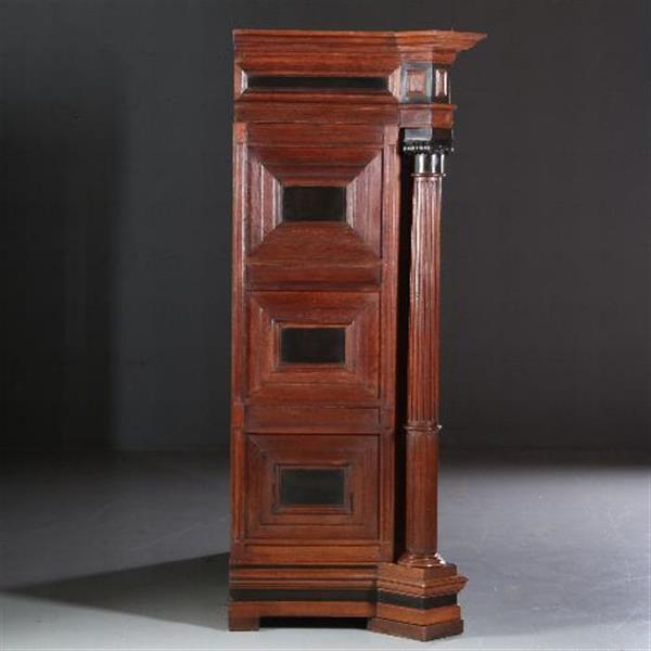 Grote foto antieke kast utrechtse kast 17e eeuw eiken met ebben op sloffen no.610255 antiek en kunst stoelen en banken