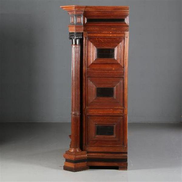 Grote foto antieke kast utrechtse kast 17e eeuw eiken met ebben op sloffen no.610255 antiek en kunst stoelen en banken