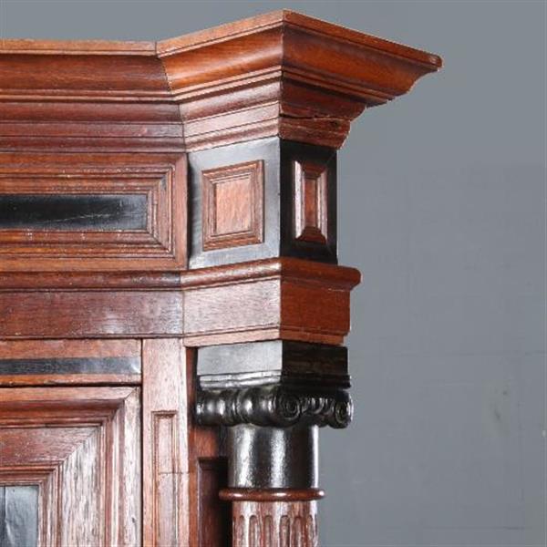 Grote foto antieke kast utrechtse kast 17e eeuw eiken met ebben op sloffen no.610255 antiek en kunst stoelen en banken