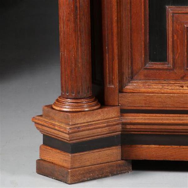 Grote foto antieke kast utrechtse kast 17e eeuw eiken met ebben op sloffen no.610255 antiek en kunst stoelen en banken