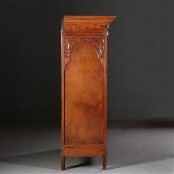 Grote foto antieke kast tweedeurs poortkast ca. 1670 hollands of utrechts de zijpanelen ook met poorten. no. antiek en kunst stoelen en banken
