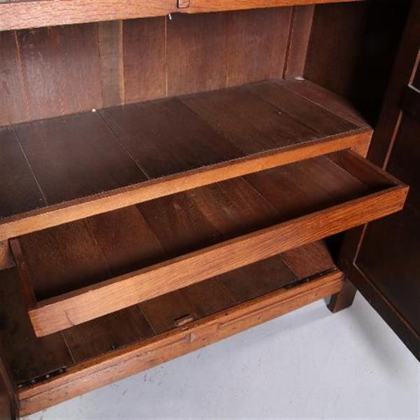 Grote foto antieke kast tweedeurs poortkast ca. 1670 hollands of utrechts de zijpanelen ook met poorten. no. antiek en kunst stoelen en banken