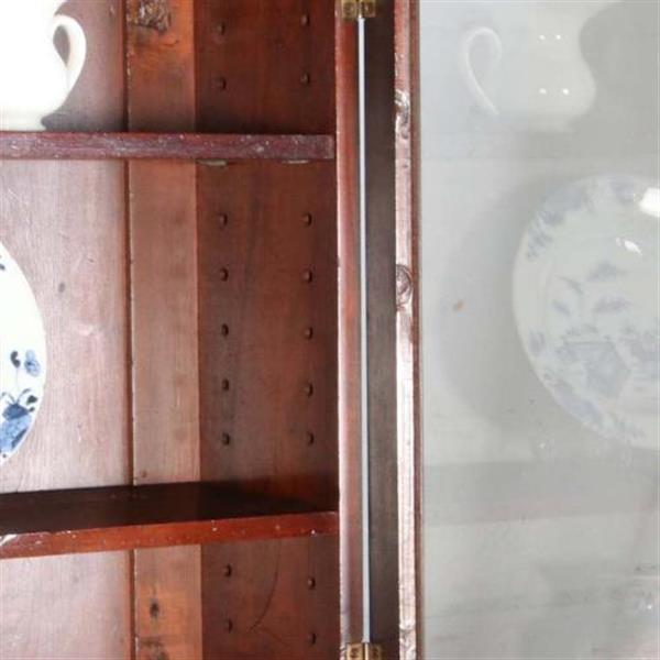 Grote foto wandkastje vitrine met n deur en verstelbare planken ca. 1860 mahonie no.671935 antiek en kunst stoelen en banken