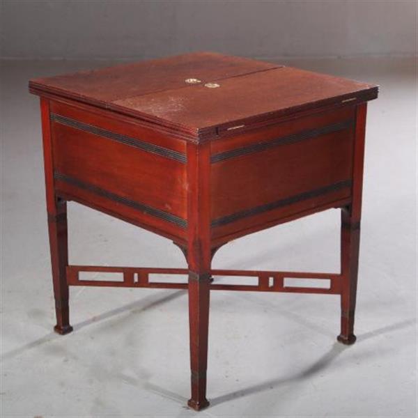 Grote foto antieke bijzettafels wijntafels dranktafel met pop up interieur ca. 1900 no.671939 antiek en kunst stoelen en banken