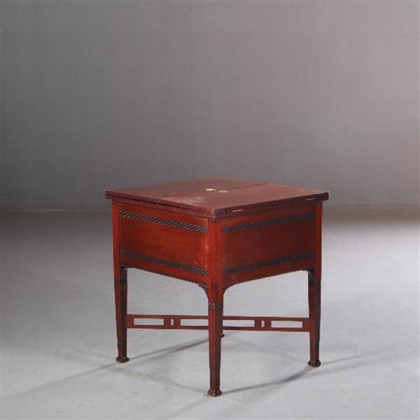 Grote foto antieke bijzettafels wijntafels dranktafel met pop up interieur ca. 1900 no.671939 antiek en kunst stoelen en banken
