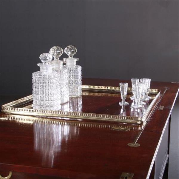 Grote foto antieke bijzettafels wijntafels dranktafel met pop up interieur ca. 1900 no.671939 antiek en kunst stoelen en banken