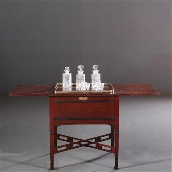 Grote foto antieke bijzettafels wijntafels dranktafel met pop up interieur ca. 1900 no.671939 antiek en kunst stoelen en banken