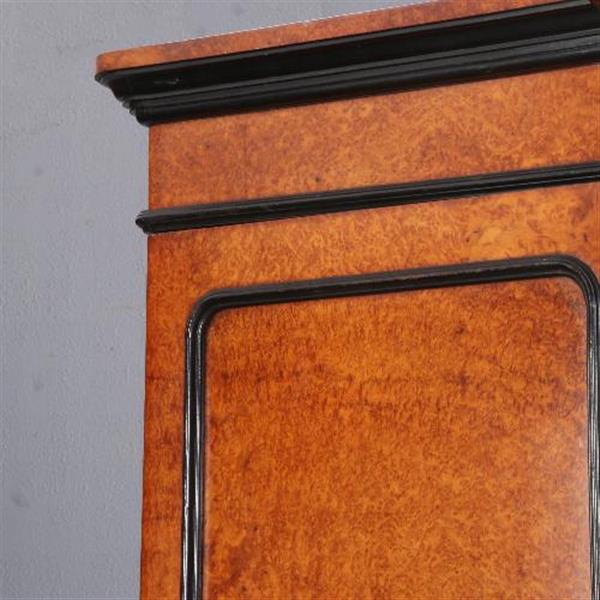 Grote foto antieke kast horrix willem iii kast ca. 1870 in blond thuya wortel met zwart gepolitoerd lijstwerk antiek en kunst stoelen en banken