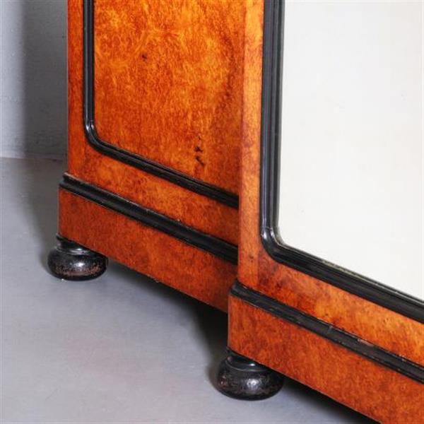 Grote foto antieke kast horrix willem iii kast ca. 1870 in blond thuya wortel met zwart gepolitoerd lijstwerk antiek en kunst stoelen en banken