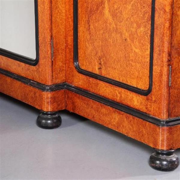 Grote foto antieke kast horrix willem iii kast ca. 1870 in blond thuya wortel met zwart gepolitoerd lijstwerk antiek en kunst stoelen en banken