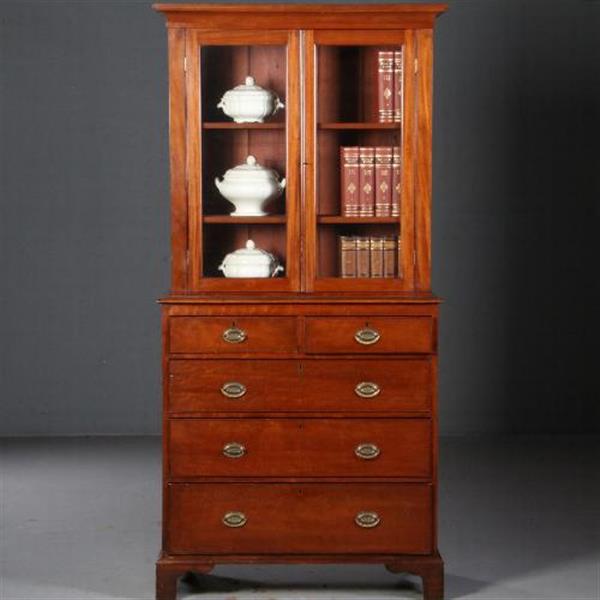 Grote foto antieke kast boekenkast servieskast in mahonie ca. 1880 met oud glas en laden in de onderkast n antiek en kunst stoelen en banken