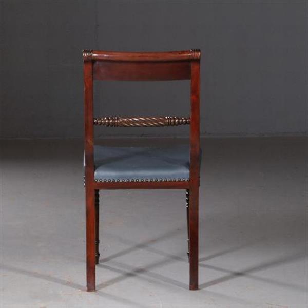 Grote foto antieke stoelen stel van 8 eetkamerstoelen met blauw leer engels 1890 mahonie no.692447 antiek en kunst stoelen en banken