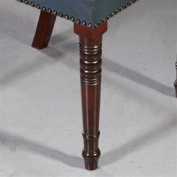 Grote foto antieke stoelen stel van 8 eetkamerstoelen met blauw leer engels 1890 mahonie no.692447 antiek en kunst stoelen en banken