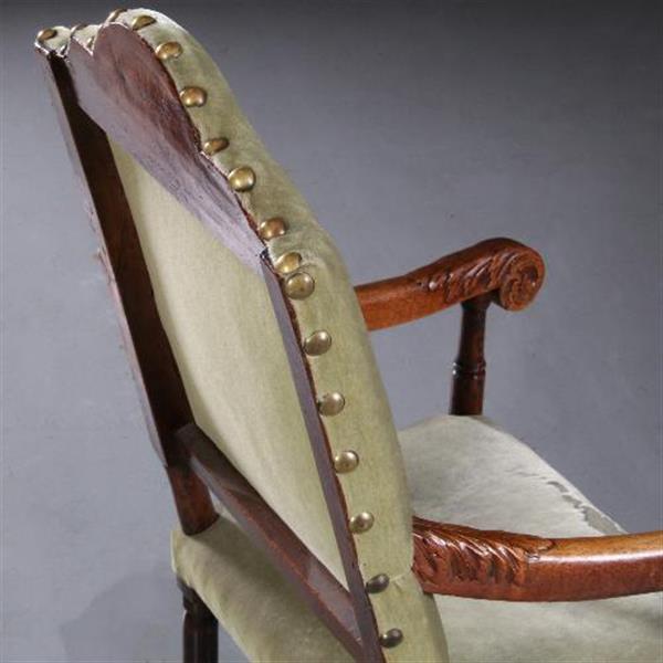Grote foto armstoel ca. 1700 hollands in eikenhout incl stoffering naar wens no.752831 antiek en kunst stoelen en banken