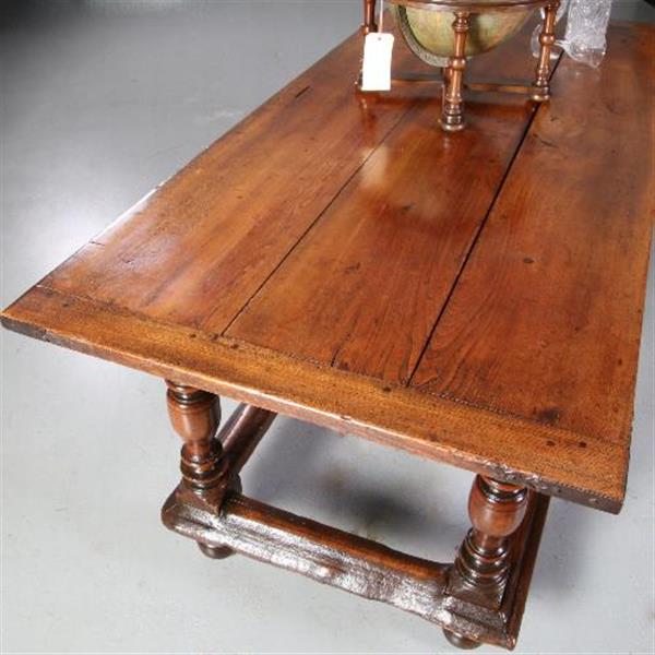 Grote foto antieke tafel hollandse doorleefde notenhouten tafel ca. 1690 no.752838 antiek en kunst stoelen en banken