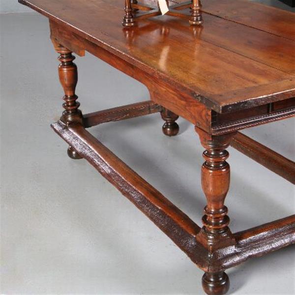 Grote foto antieke tafel hollandse doorleefde notenhouten tafel ca. 1690 no.752838 antiek en kunst stoelen en banken