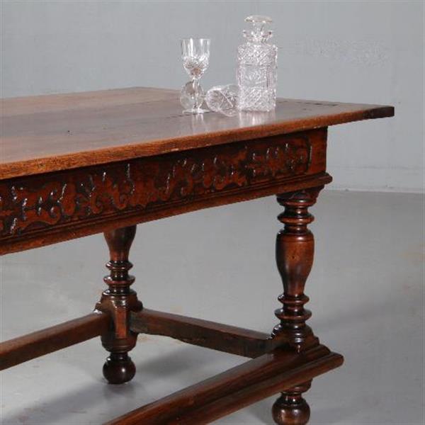 Grote foto antieke tafel hollandse doorleefde notenhouten tafel ca. 1690 no.752838 antiek en kunst stoelen en banken