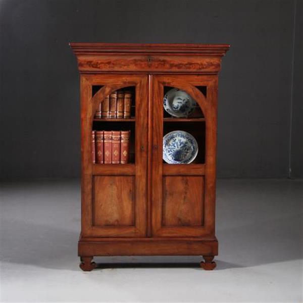 Grote foto antieke kasten kleine vroeg biedermeier tweedeurs boekenkast met uitneembare bespanning ca. 1825 antiek en kunst stoelen en banken